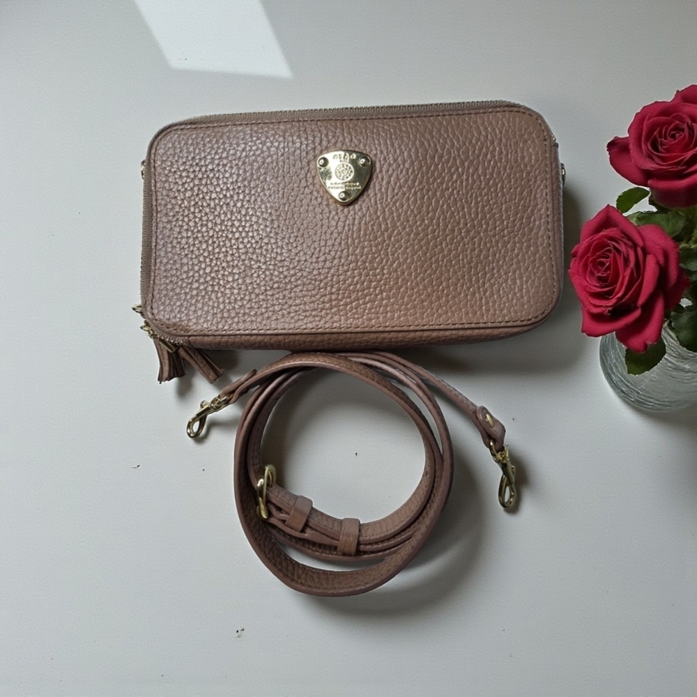 ATAO Amulet Kelly almond smartphone case or ATAO Office Boo Boo Almond bag.